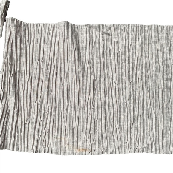 Zara but looks like Issey Miyake blouse size xl but fits like an M - Picture 2 of 4